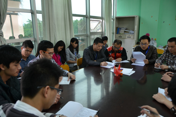 第四学习组（学生支部组）：王克明带领大家学习六项禁令