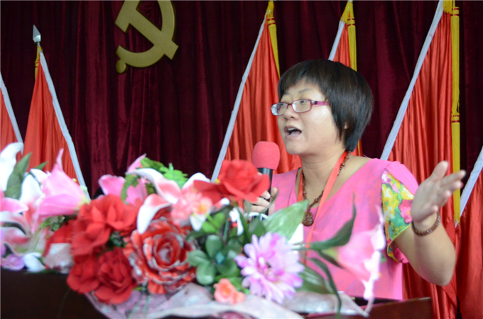 优秀党员代表陈壁玲同志发言