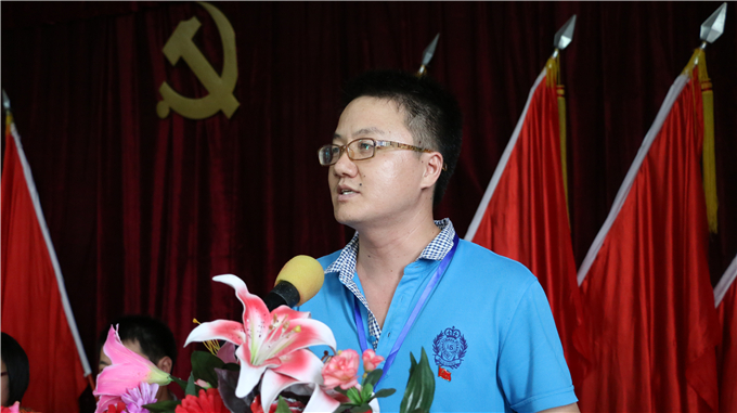 优秀党员代表巴召军发言