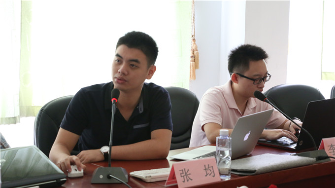 专家组组长张均作测评总结
