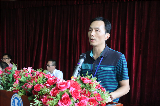 数字设计工程系主任黄海宏发言