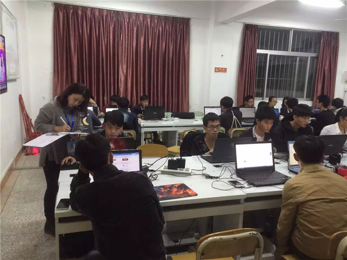 创业学院全体师生备战双十一