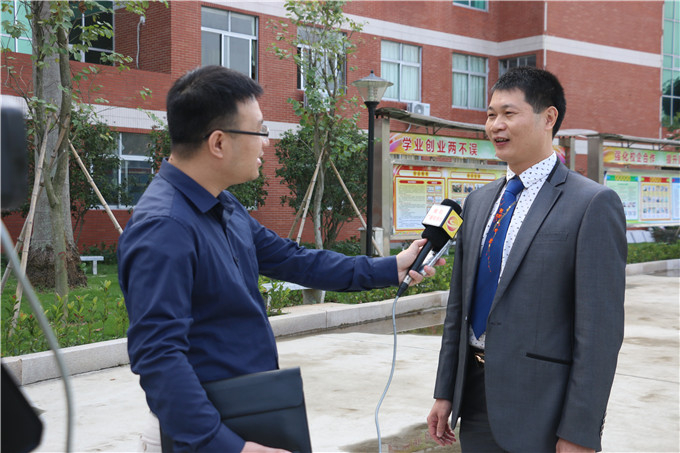 揭阳电视台采访我院领导