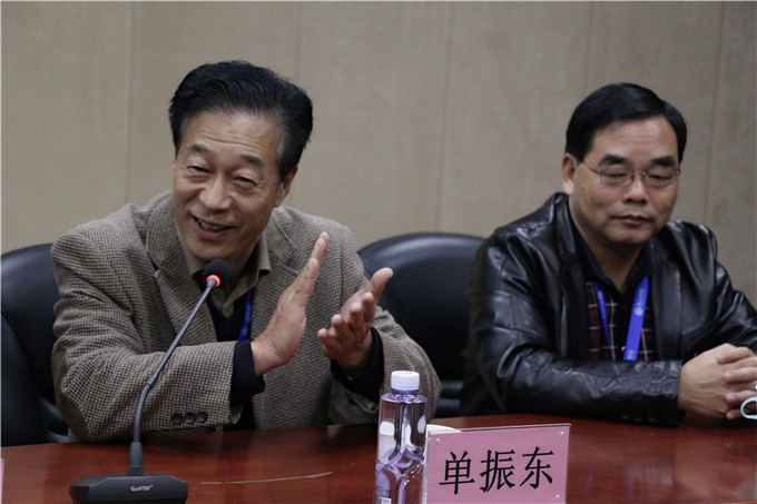 常务副院长单振东教授介绍学院基本情况