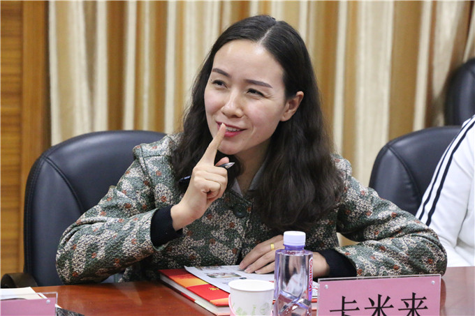 石河子职院经贸分院教研室主任卡米来