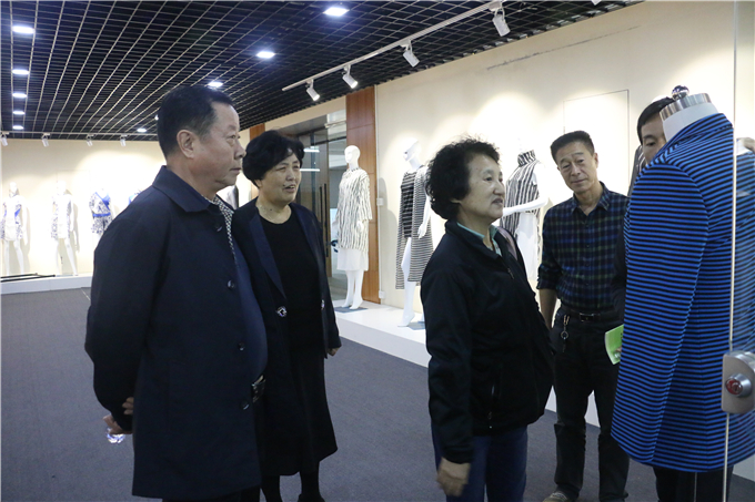 参观服装产业学院