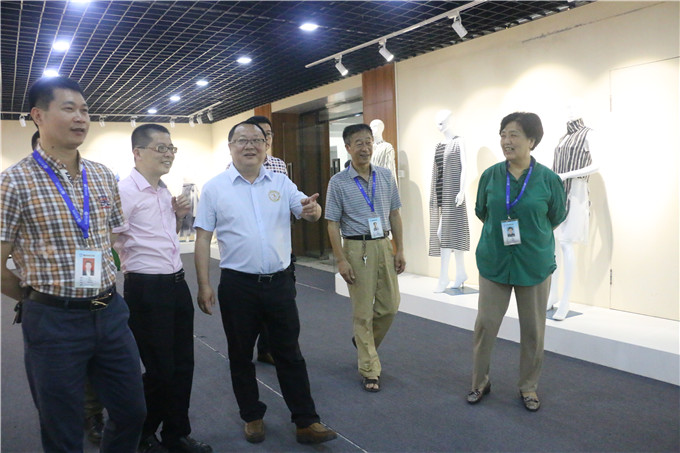 参观服装产业学院