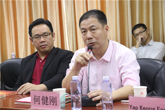广东省跨境电商协会副会长何健刚发言