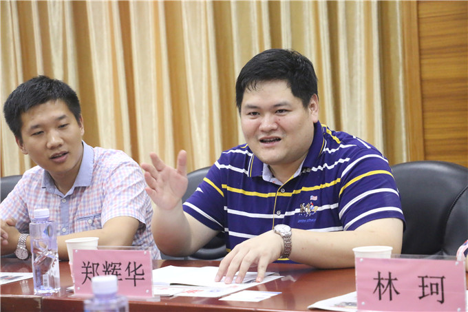 创业文化学院副院长郑辉华讲话