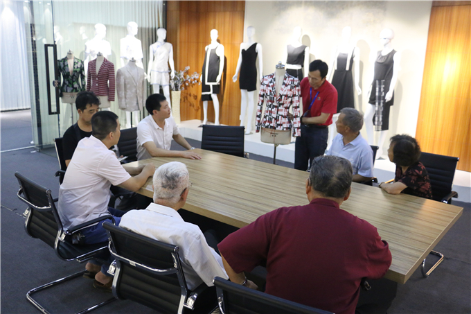 参观服装产业学院