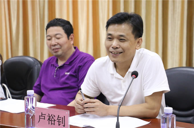 韩山师范学院学生处处长卢裕钊讲话