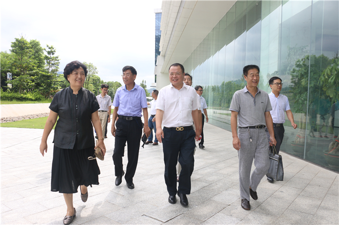 参观园区