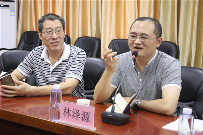 深圳文飞教育集团领导林泽原介绍此行目的