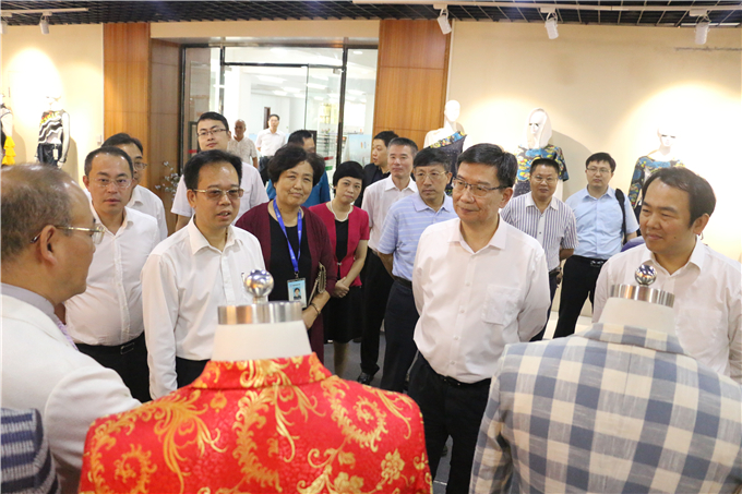 参观服装产业学院