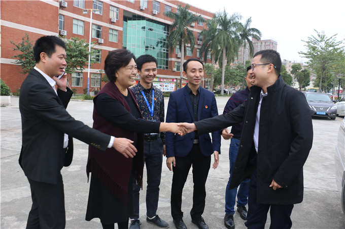 团省委督导组领导一行受到学院党委书记韩淑芳等领导的热情接待