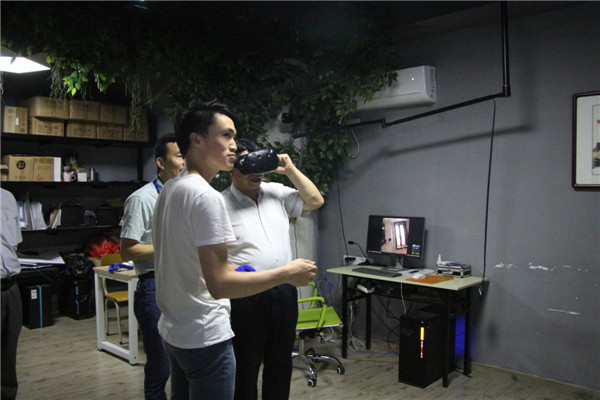 陈学庚院士体验VR