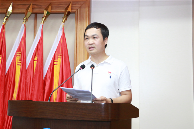 团揭阳市委副书记周春升在会上讲话