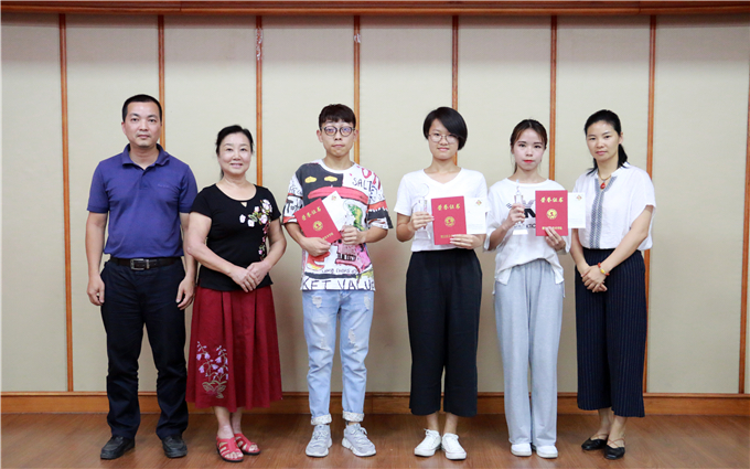 创业组人气奖、台风奖、美工奖