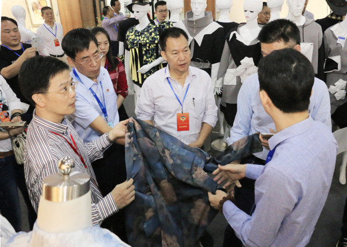 参观服装产业学院