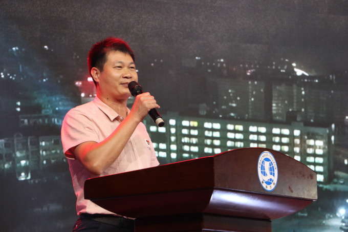 党委副书记李育华致辞
