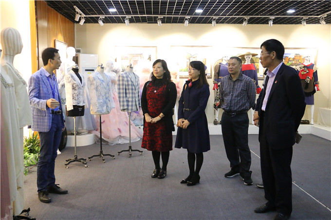 参观服装产业学院