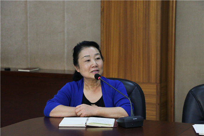 思政部主任刘冰青发言