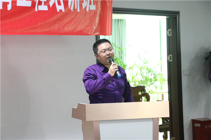 揭阳市动漫游戏行业协会会长陈海讲话