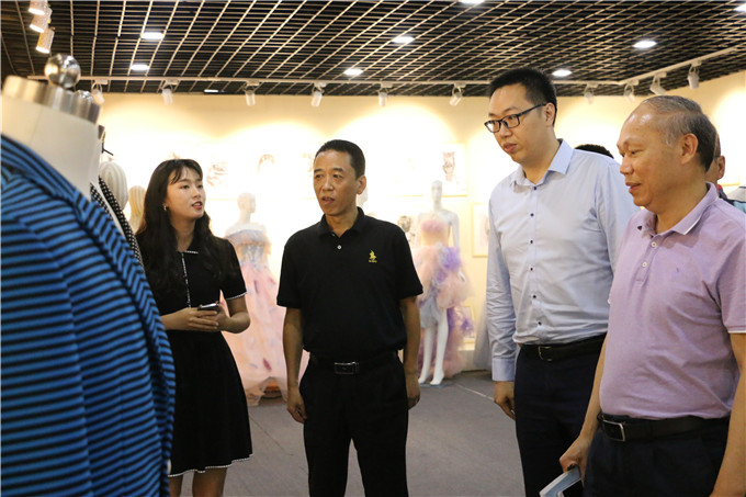 参观服装产业学院