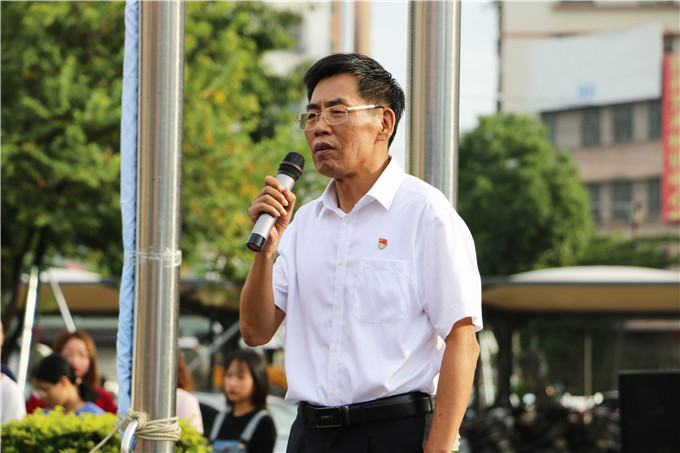 学院党委书记、执行院长齐广武讲话