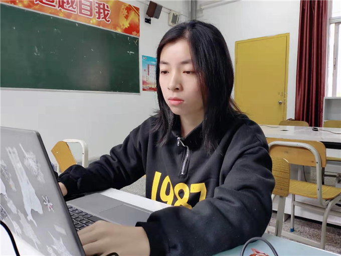 18级国贸班蔡传莹