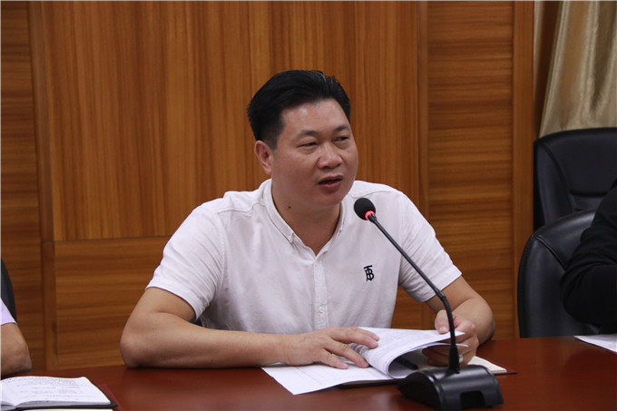 党委副书记李育华就进一步做好学校基层党组织建设作了工作部署