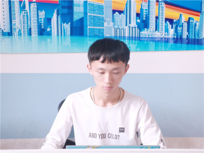 19级创业3班陈恒浩