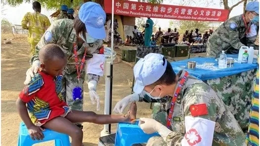 爱心义诊活动，为当地人民提供医疗服务