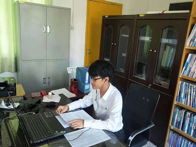 优秀学生信息员代表发言