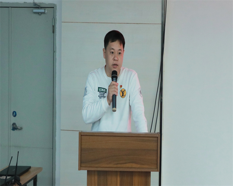 创业学院党总支书记陈振明致辞