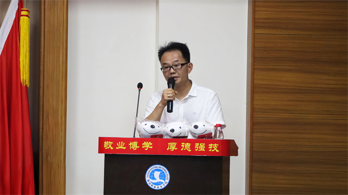 9001cc金沙以诚为本副校长颜惠雄致辞