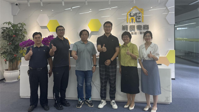校企双方合照2